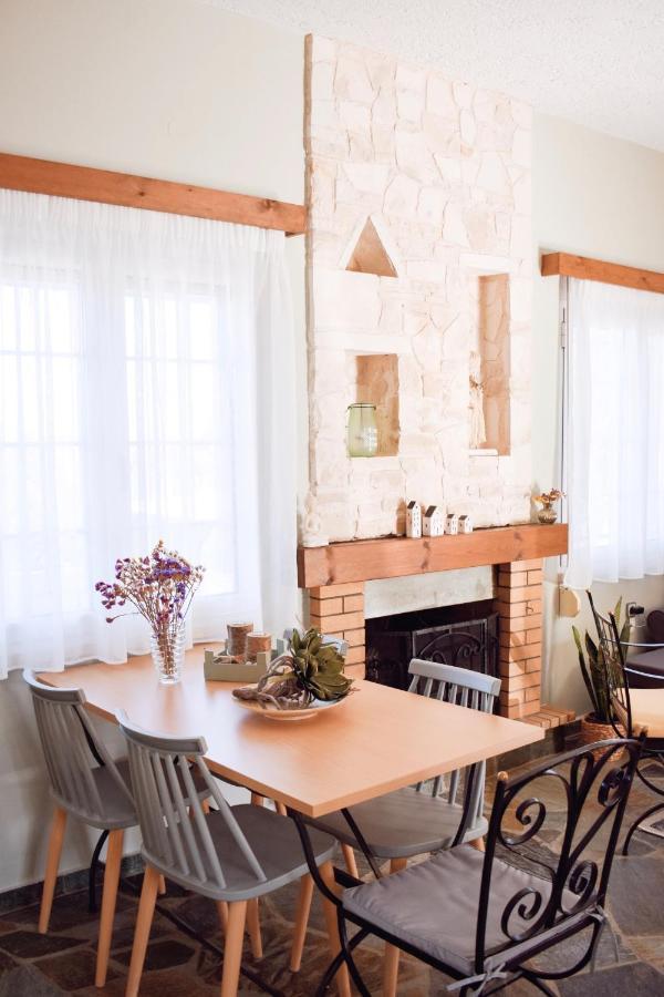 Elia'S House Traditional & Cozy By 8Essentially 칼리베스 외부 사진