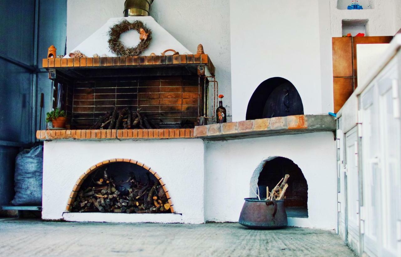 Elia'S House Traditional & Cozy By 8Essentially 칼리베스 외부 사진